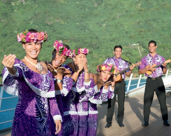 自由時光→午餐→保羅高更號CHECK IN→晚間六點三十分起航社會群島