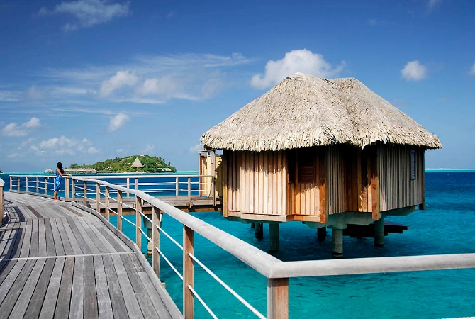 台北→東京→帕比堤→碼頭搭船前往茉莉亞島→TIKI VILLAGE 玻里尼西亞晚宴表演秀