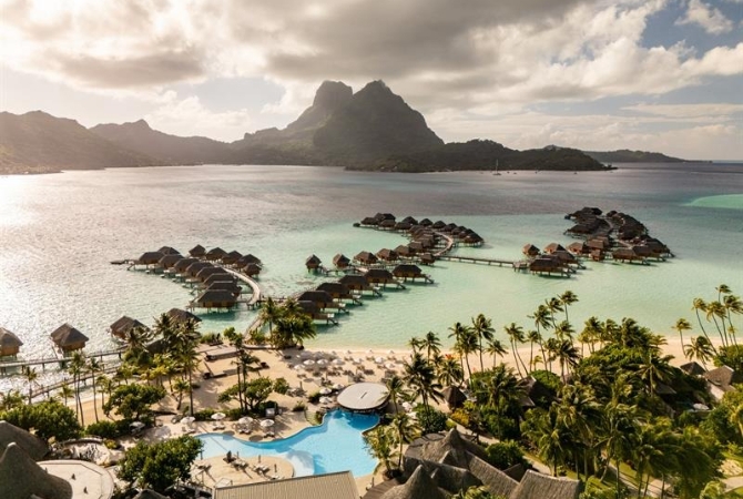 渡假村退房→波拉波拉島→LE BORABORA 渡假村入住→渡假村內晚餐